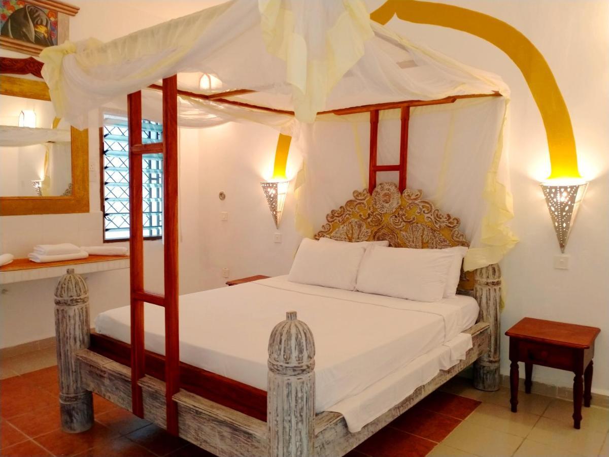 Watamu Solana Apartments Luaran gambar